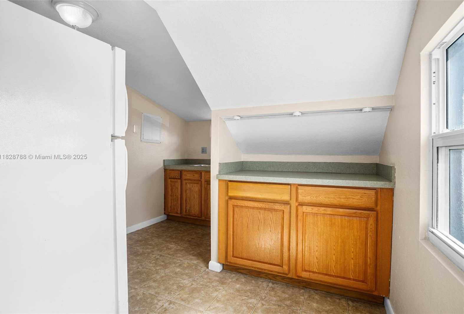 Small Image of 212 SOUTH WEST 11TH ST, Dania Beach Number 18