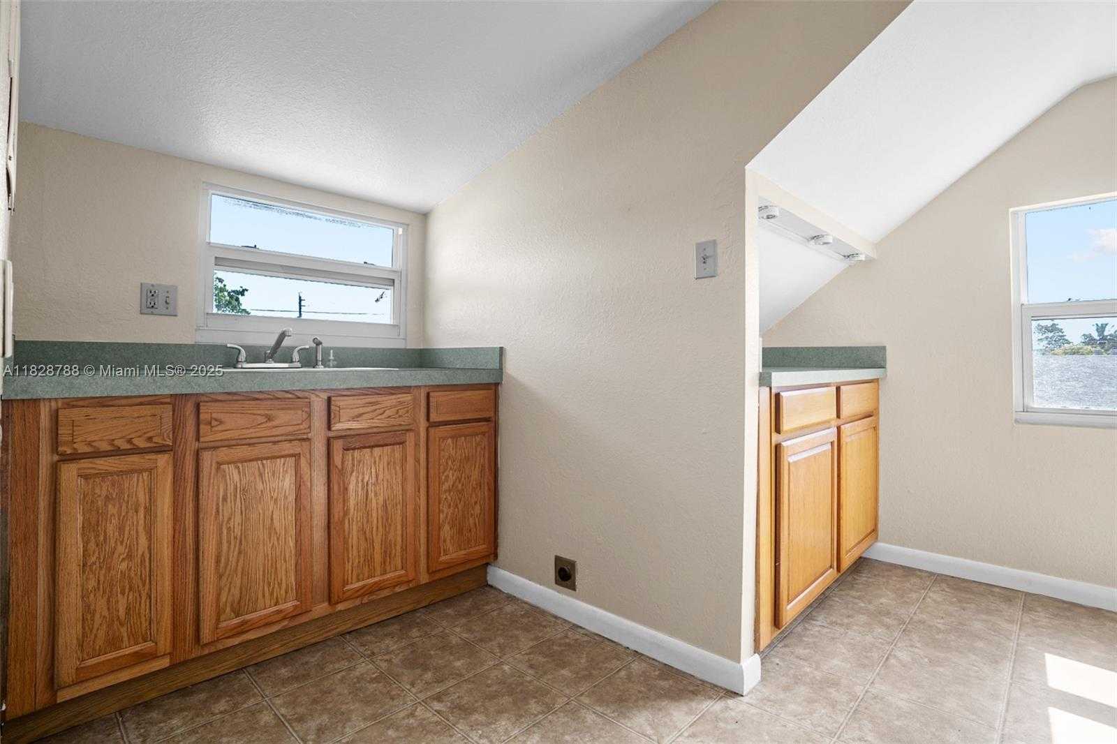 Small Image of 212 SOUTH WEST 11TH ST, Dania Beach Number 19