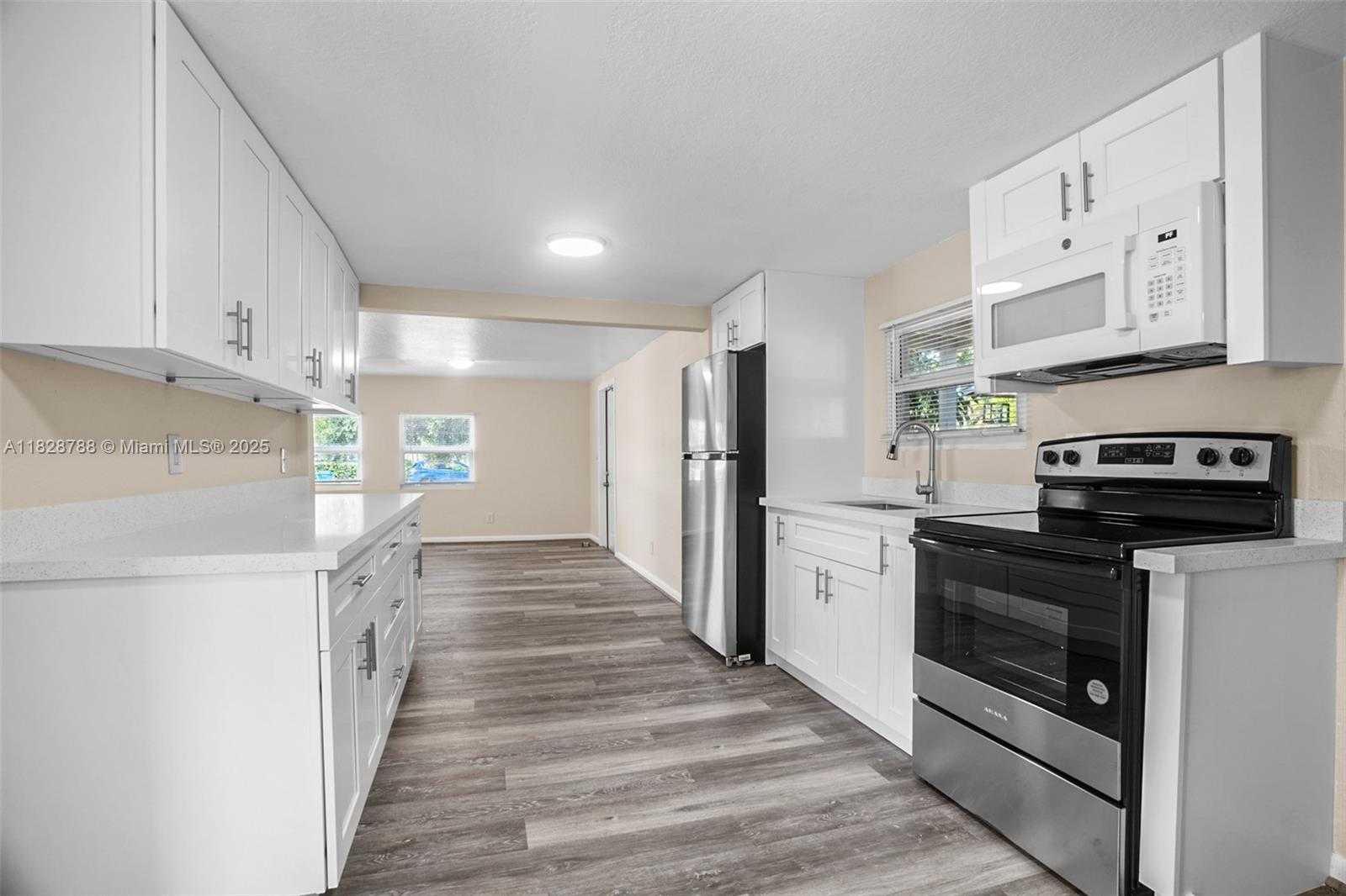 Small Image of 212 SOUTH WEST 11TH ST, Dania Beach Number 4