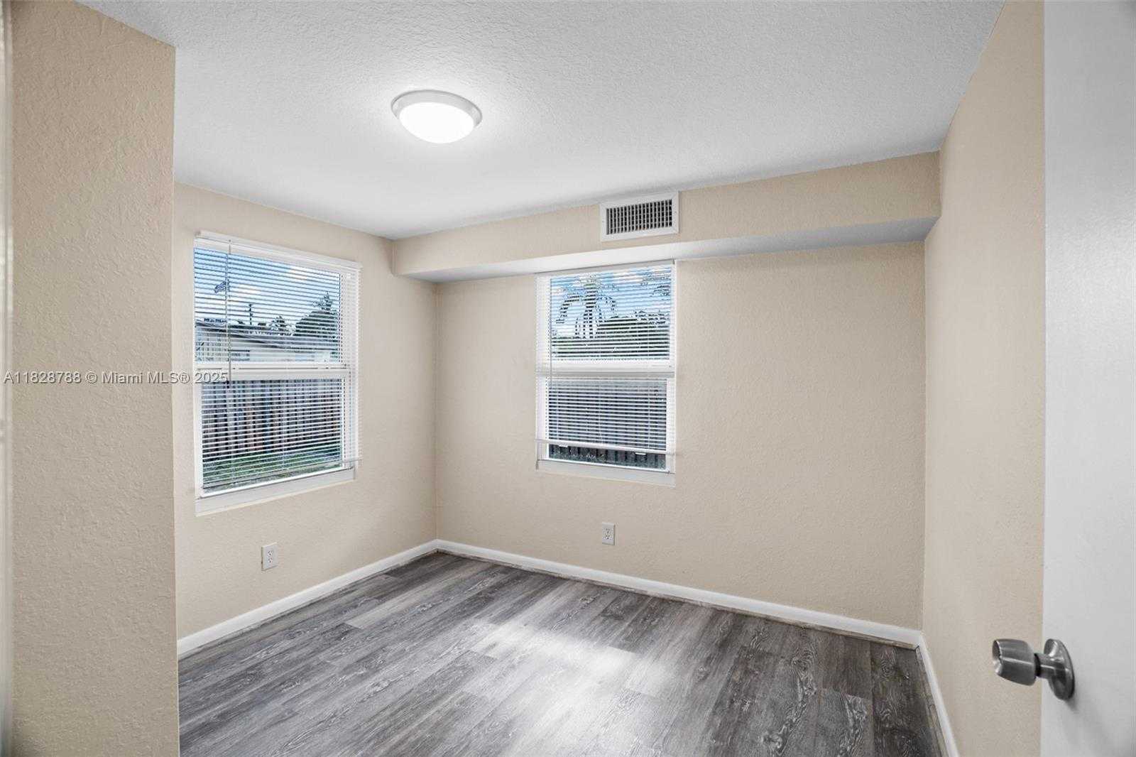 Small Image of 212 SOUTH WEST 11TH ST, Dania Beach Number 8