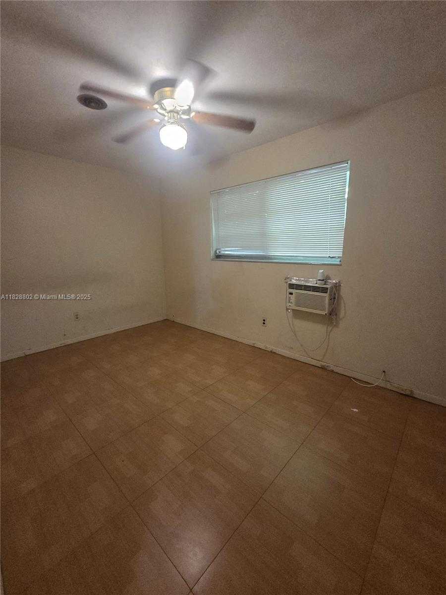 Small Image of 12955 NORTH MIAMI AVE, North Miami Number 14