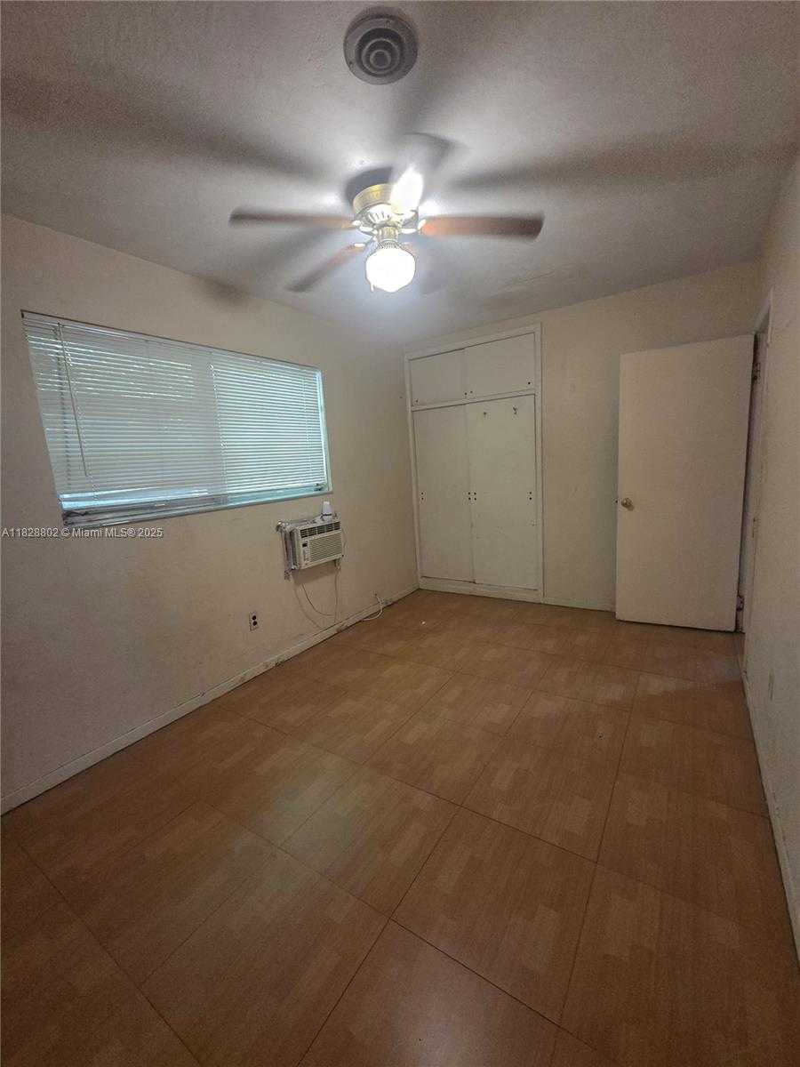 Small Image of 12955 NORTH MIAMI AVE, North Miami Number 15
