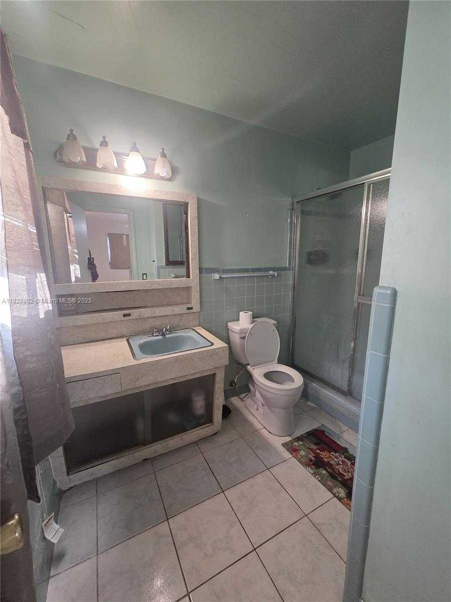 Small Image of 12955 NORTH MIAMI AVE, North Miami Number 17