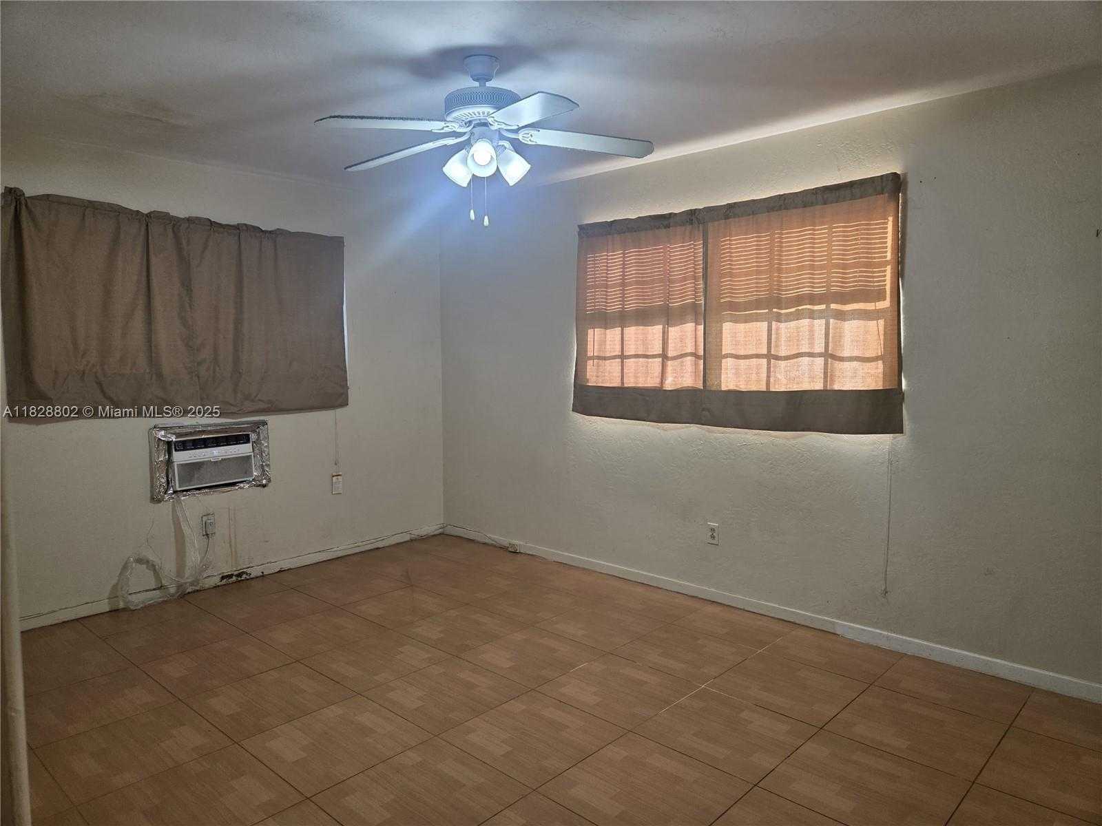 Small Image of 12955 NORTH MIAMI AVE, North Miami Number 19