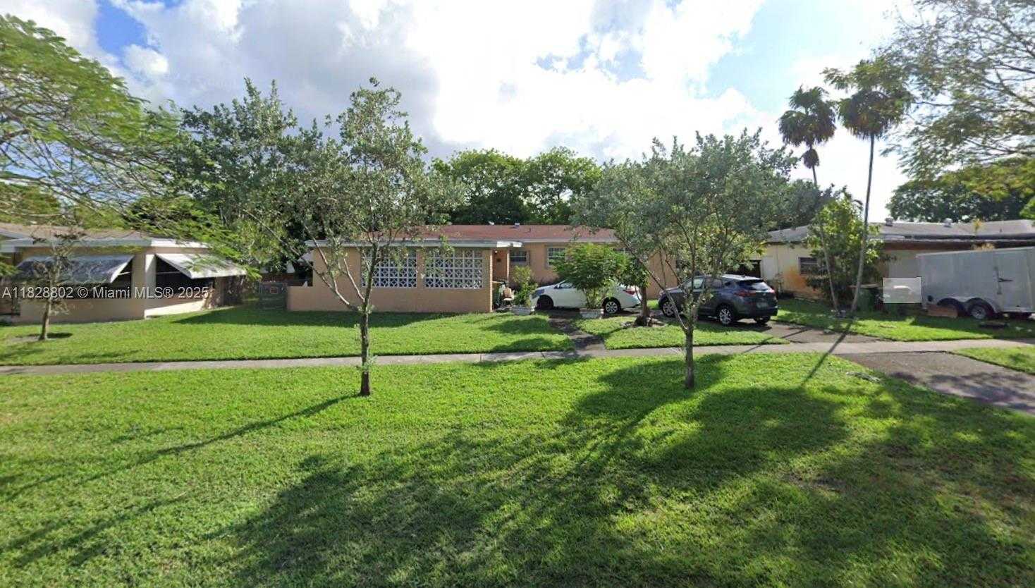 Small Image of 12955 NORTH MIAMI AVE, North Miami Number 2