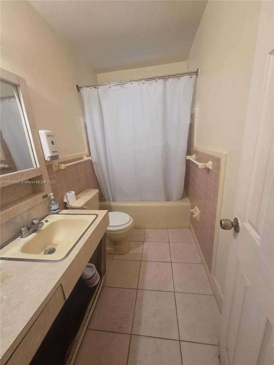 Small Image of 12955 NORTH MIAMI AVE, North Miami Number 21