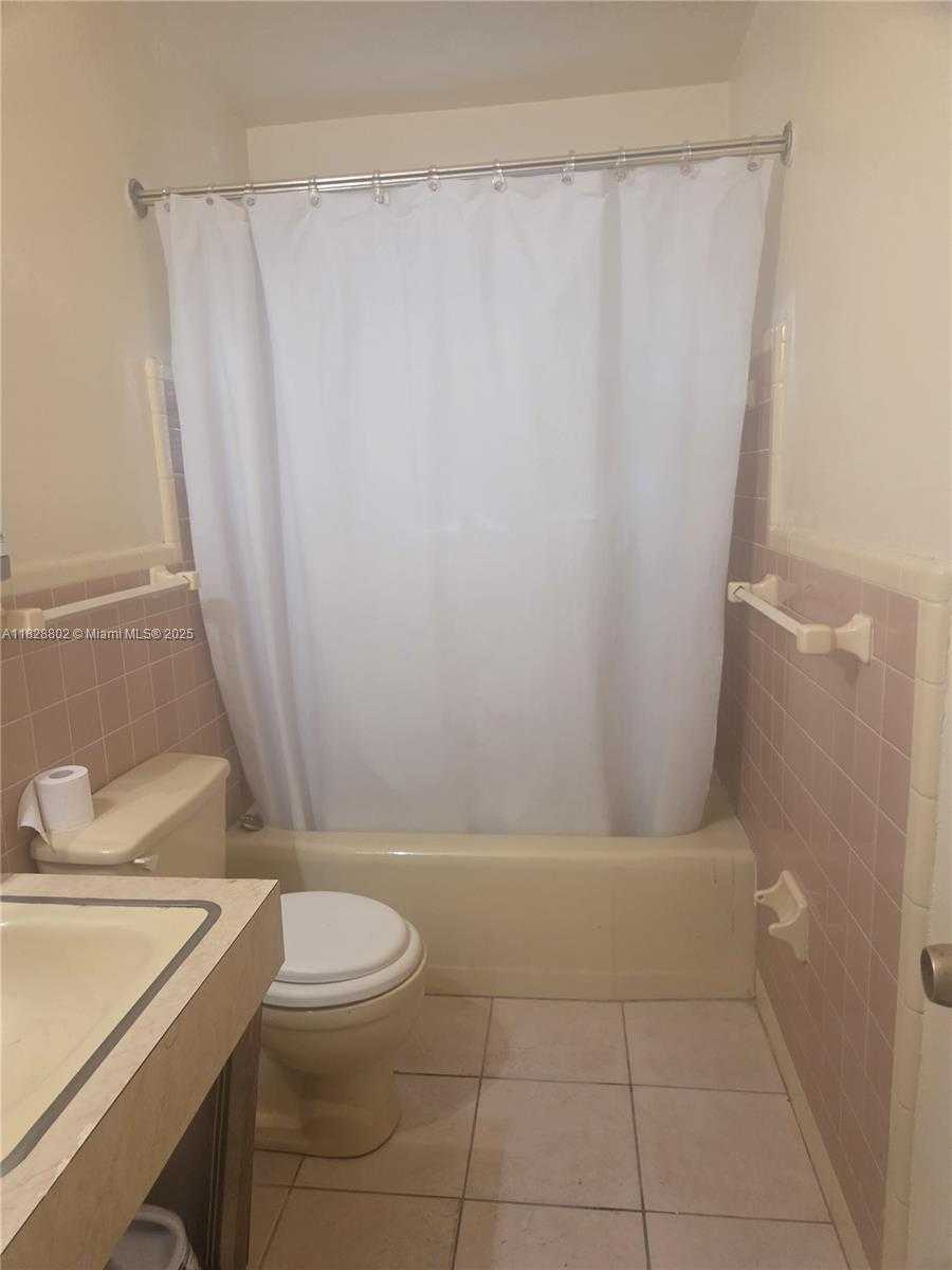 Small Image of 12955 NORTH MIAMI AVE, North Miami Number 22