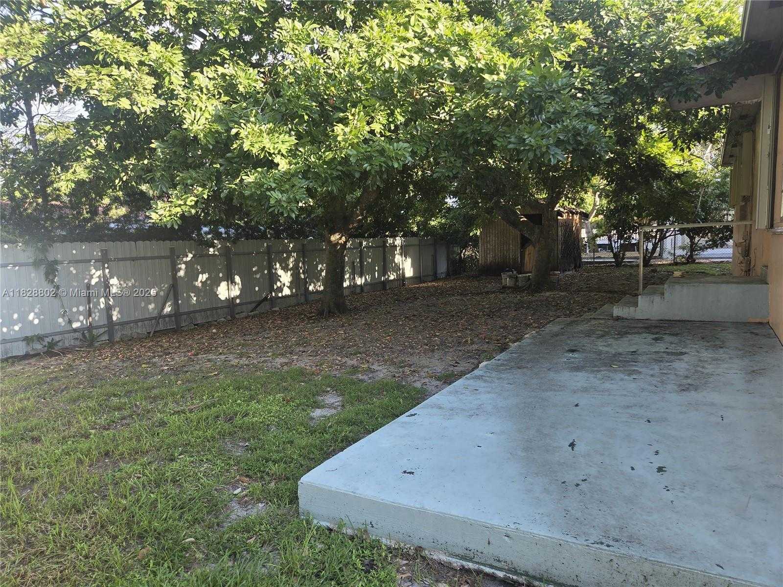 Small Image of 12955 NORTH MIAMI AVE, North Miami Number 26