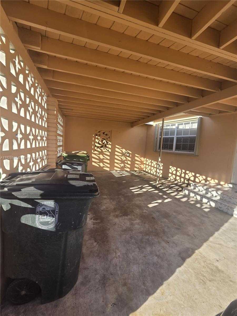 Small Image of 12955 NORTH MIAMI AVE, North Miami Number 5