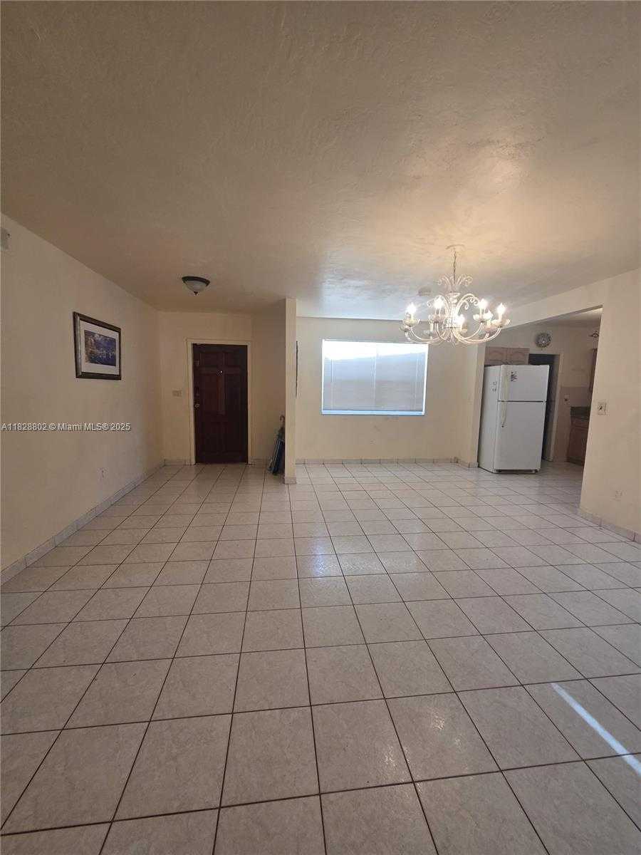 Small Image of 12955 NORTH MIAMI AVE, North Miami Number 6