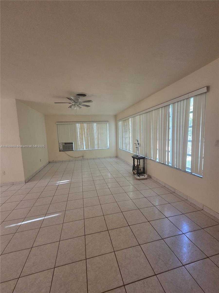 Small Image of 12955 NORTH MIAMI AVE, North Miami Number 8