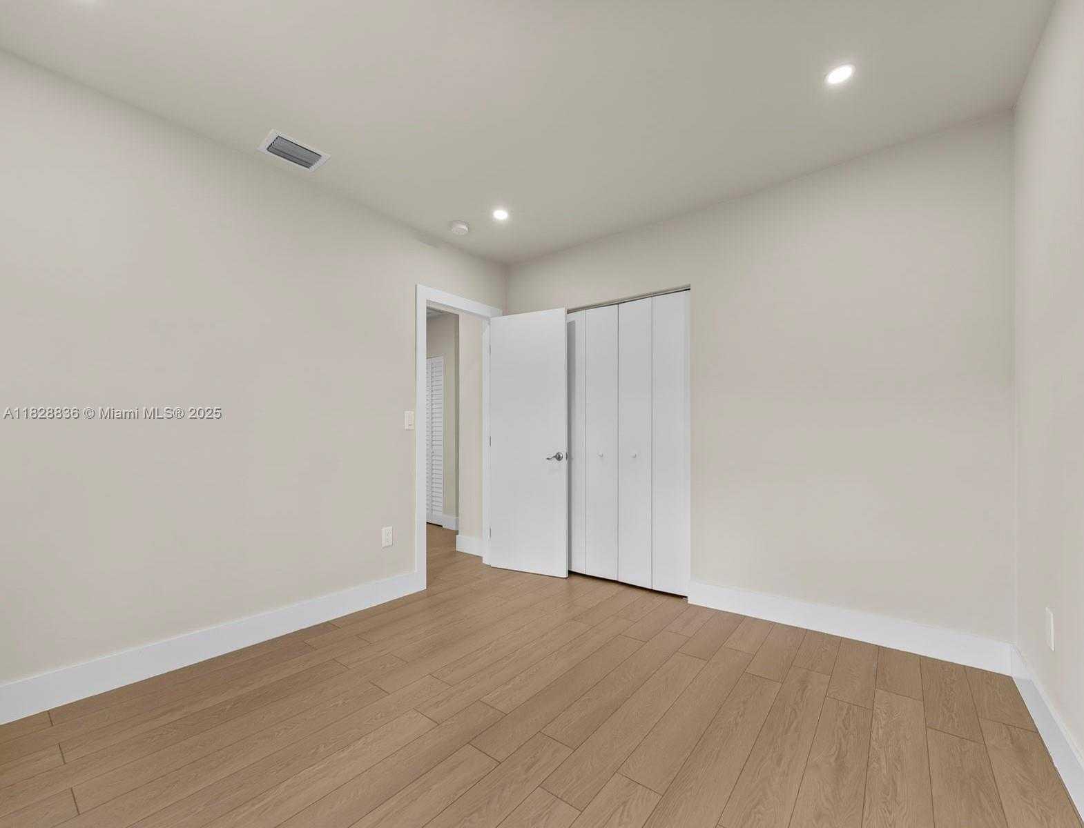 Small Image of 3455 EAST 1ST CT, Hialeah Number 14