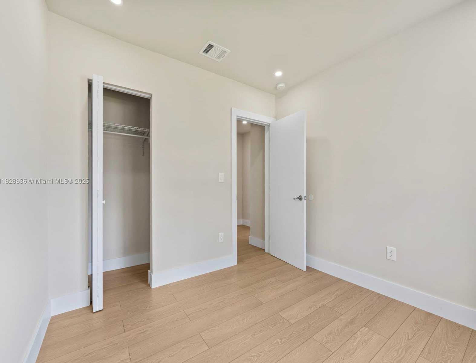 Small Image of 3455 EAST 1ST CT, Hialeah Number 15