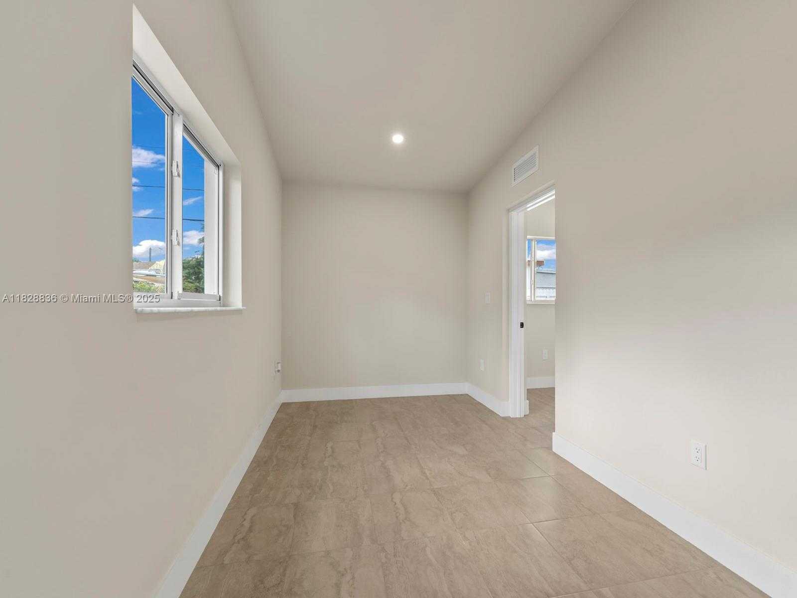 Small Image of 3455 EAST 1ST CT, Hialeah Number 27