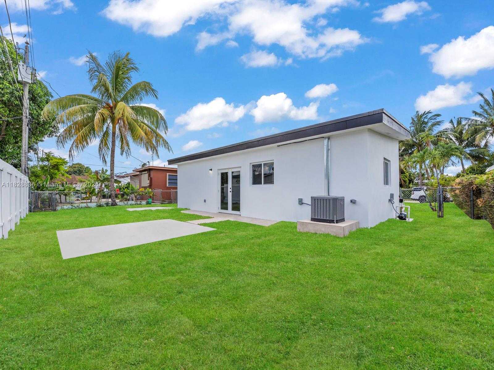 Small Image of 3455 EAST 1ST CT, Hialeah Number 34