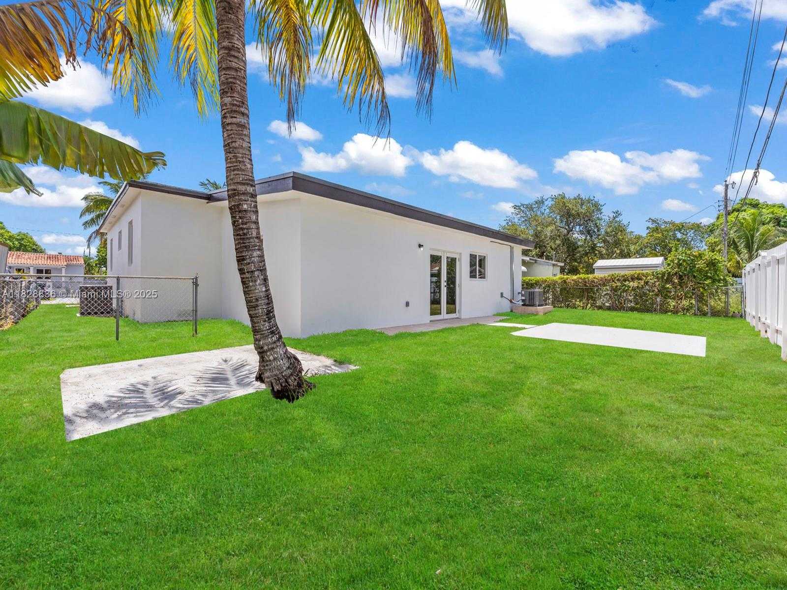 Small Image of 3455 EAST 1ST CT, Hialeah Number 35