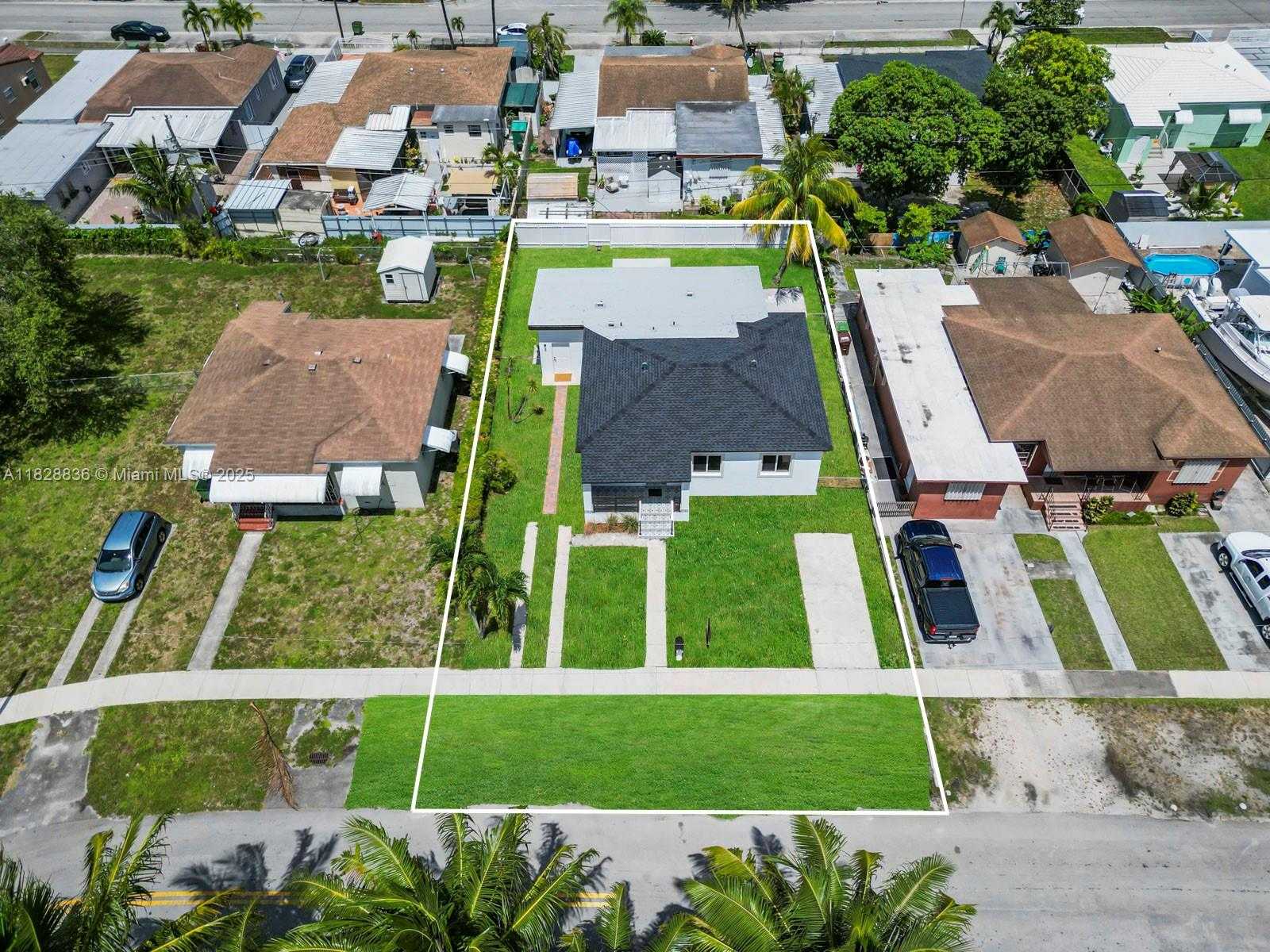 Small Image of 3455 EAST 1ST CT, Hialeah Number 38