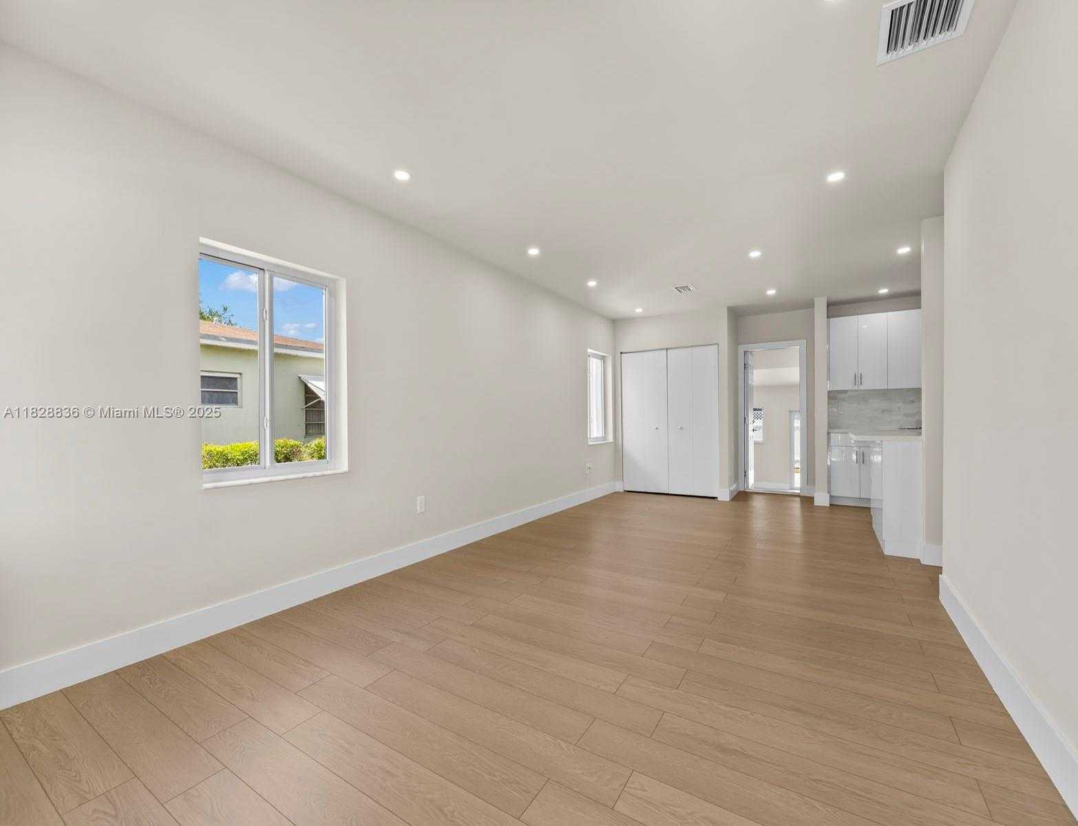 Small Image of 3455 EAST 1ST CT, Hialeah Number 8