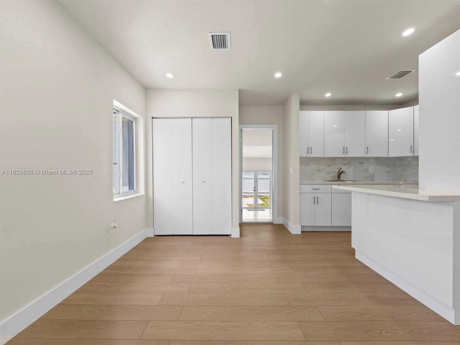 Small Image of 3455 EAST 1ST CT, Hialeah Number 9