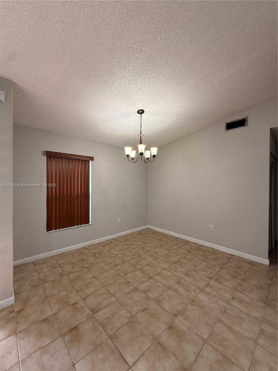 Small Image of 19926 NORTH WEST 67TH PL, Hialeah Number 4
