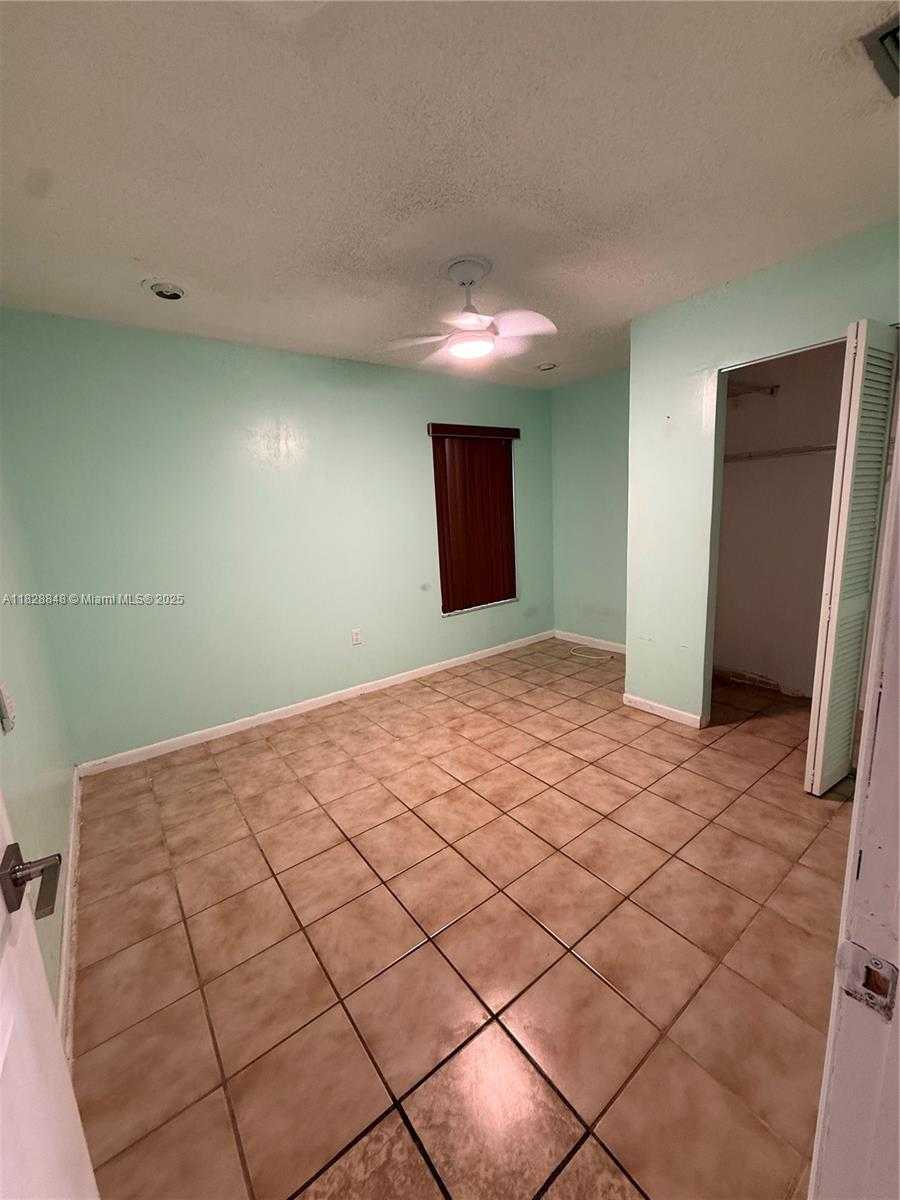 Small Image of 19926 NORTH WEST 67TH PL, Hialeah Number 8
