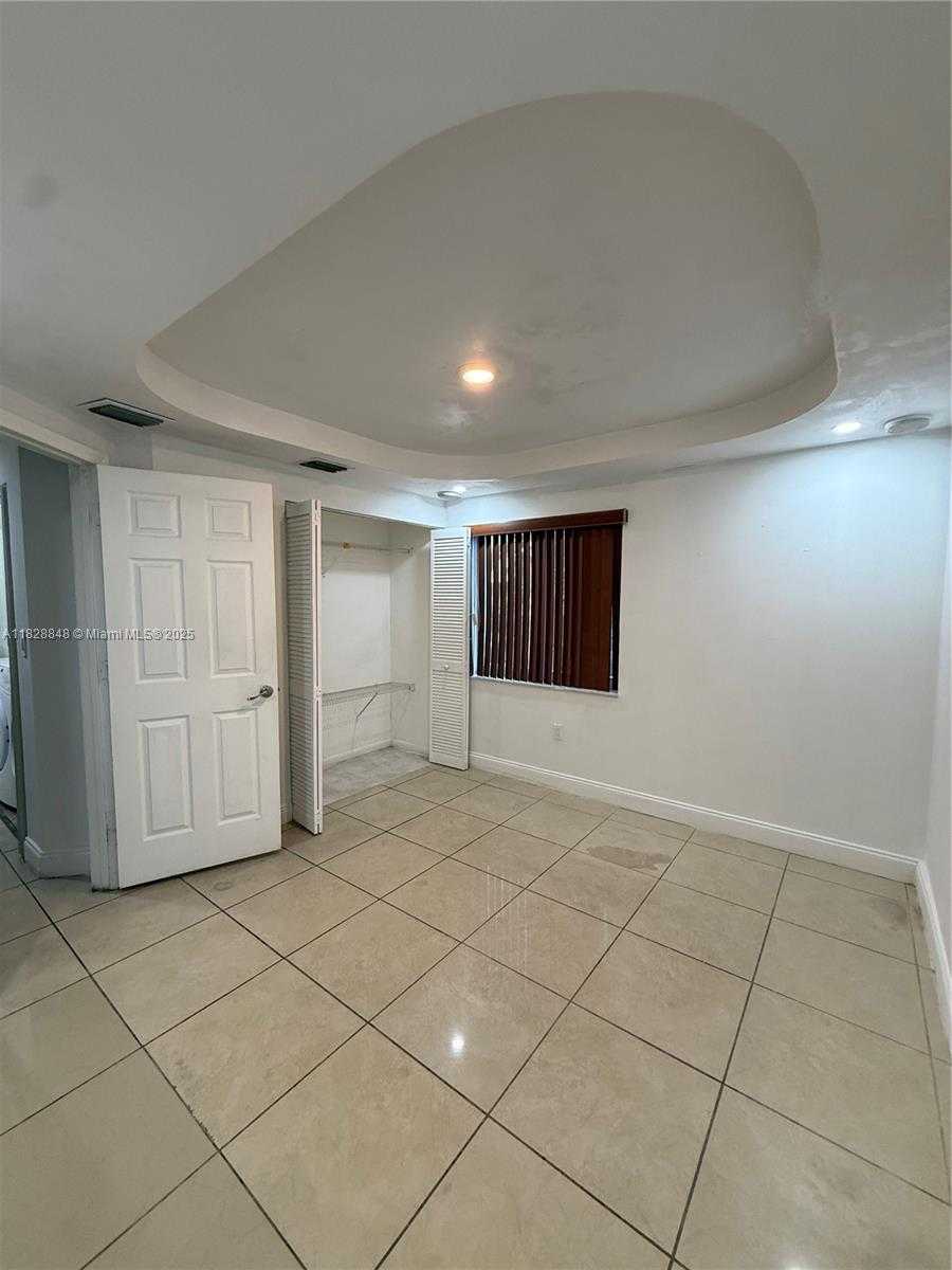 Small Image of 19926 NORTH WEST 67TH PL, Hialeah Number 9