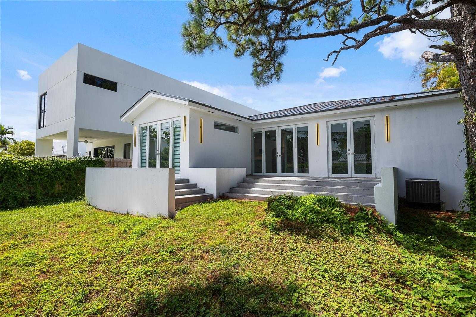 Small Image of 1508 SOUTH WEST 15TH ST, Miami Number 27