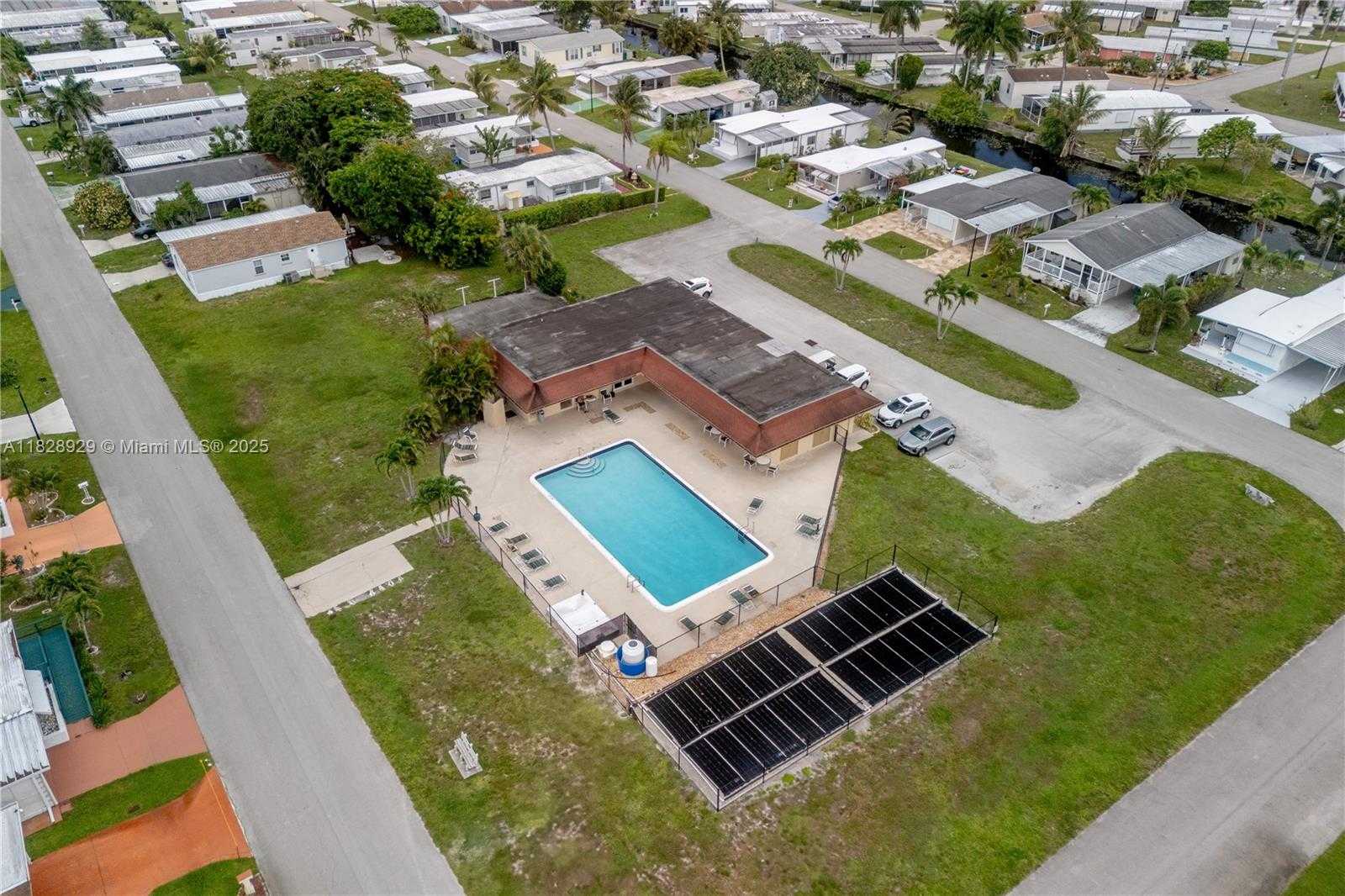 Small Image of 1890 SOUTH WEST 83RD TER, Davie Number 43