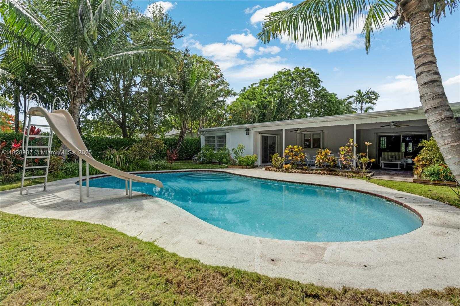 Small Image of 8121 SOUTH WEST 139TH TER, Palmetto Bay Number 28