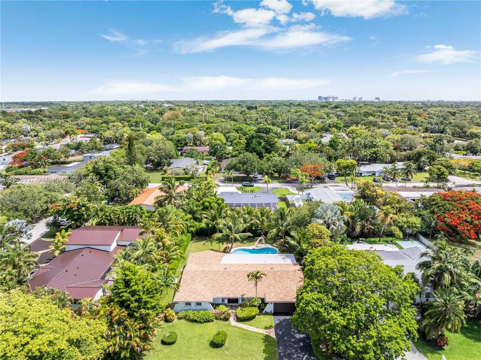 Small Image of 8121 SOUTH WEST 139TH TER, Palmetto Bay Number 34