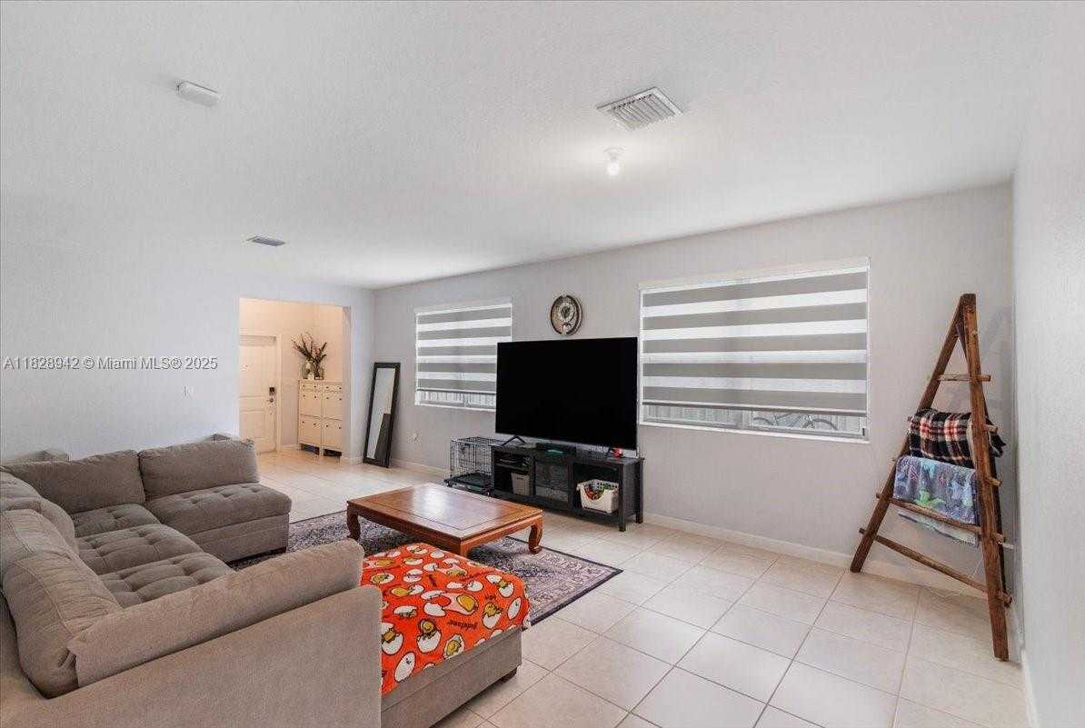 Small Image of 1433 SOUTH EAST 27TH TER, Homestead Number 11