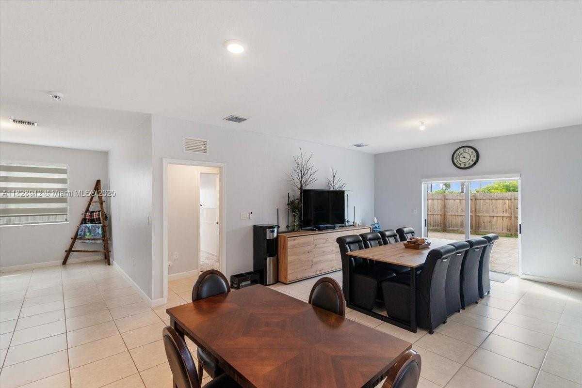 Small Image of 1433 SOUTH EAST 27TH TER, Homestead Number 16