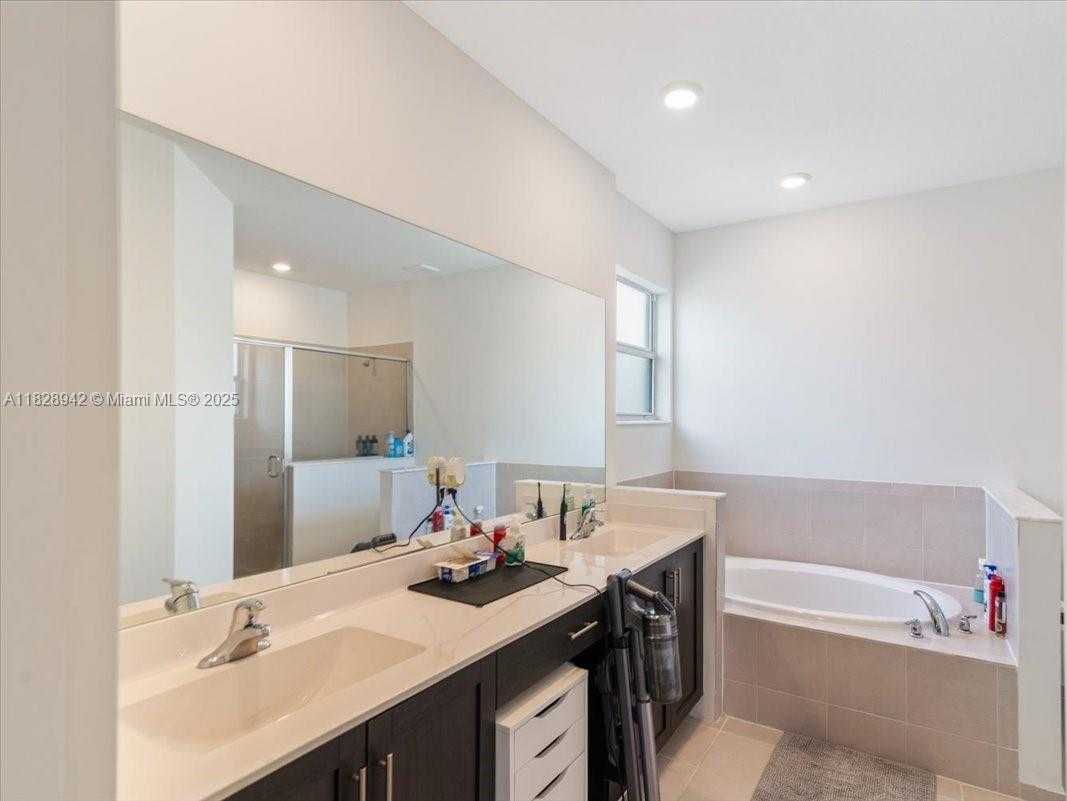 Small Image of 1433 SOUTH EAST 27TH TER, Homestead Number 30