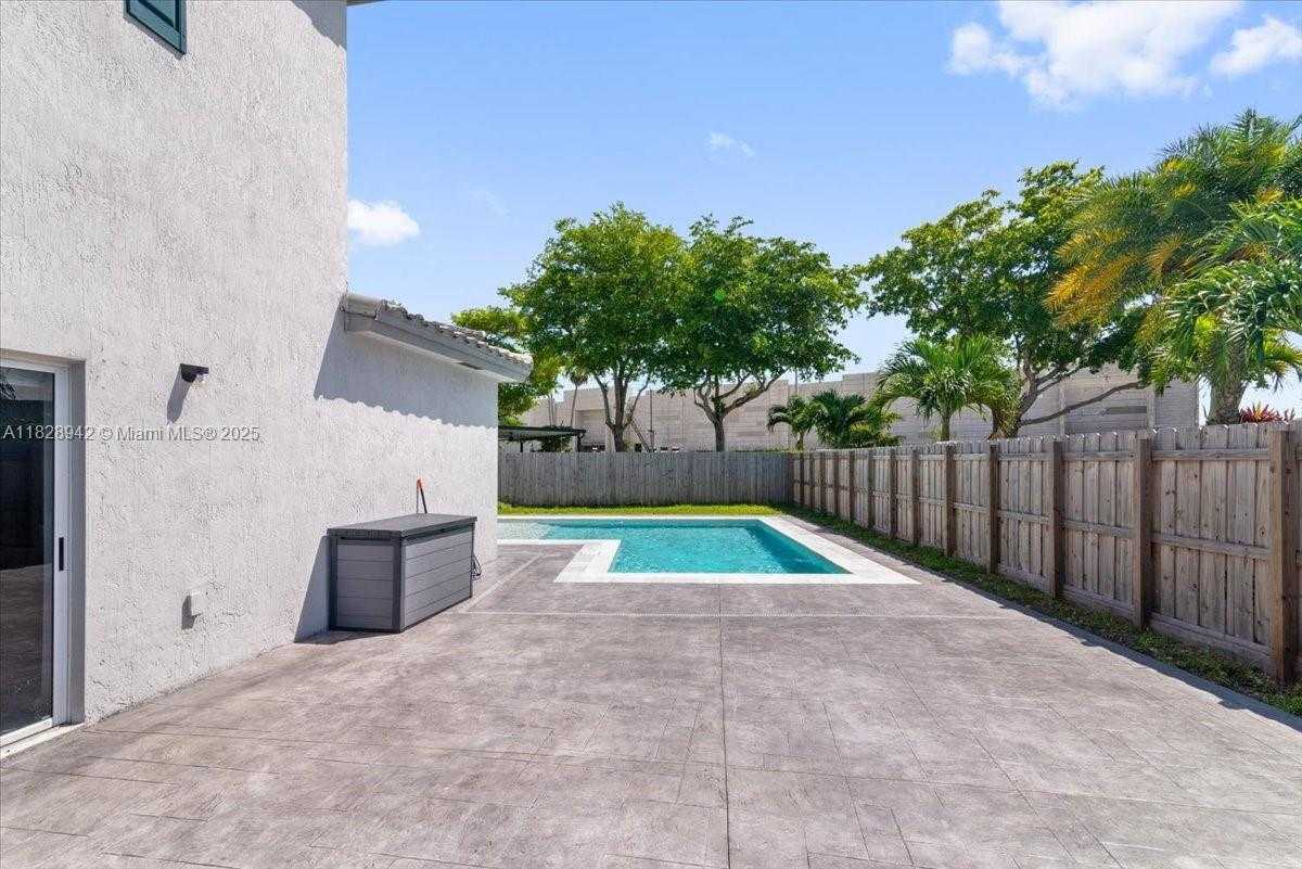Small Image of 1433 SOUTH EAST 27TH TER, Homestead Number 34