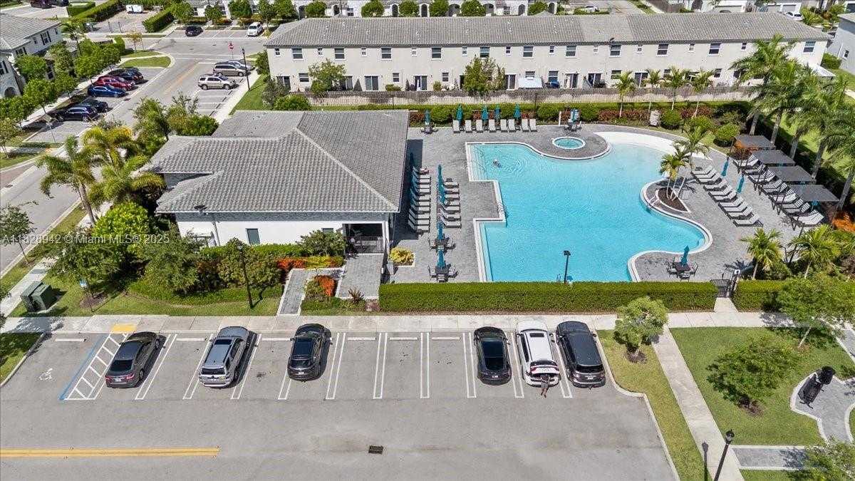 Small Image of 1433 SOUTH EAST 27TH TER, Homestead Number 36