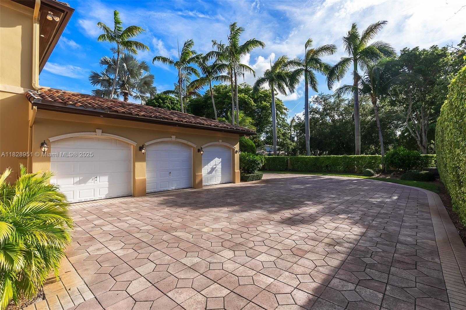 Small Image of 10851 SOUTH WEST 63RD AVE, Pinecrest Number 8