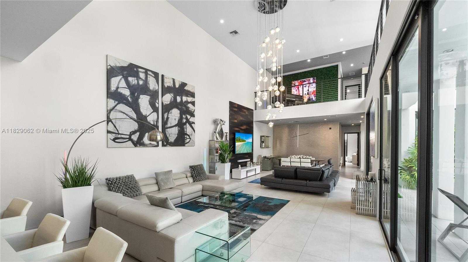 Small Image of 1600 NORTH EAST 6 ST, Fort Lauderdale Number 36