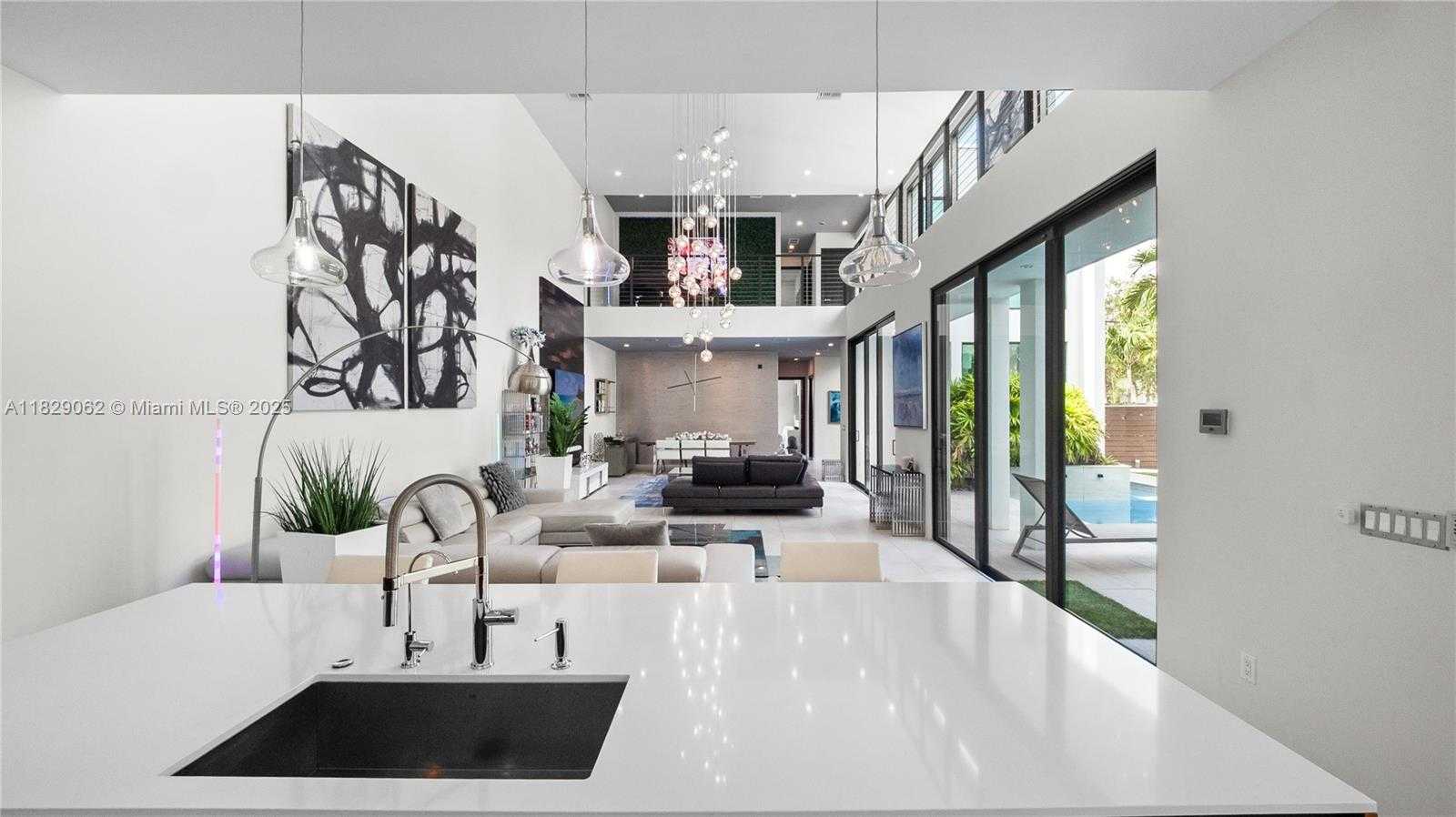 Small Image of 1600 NORTH EAST 6 ST, Fort Lauderdale Number 38