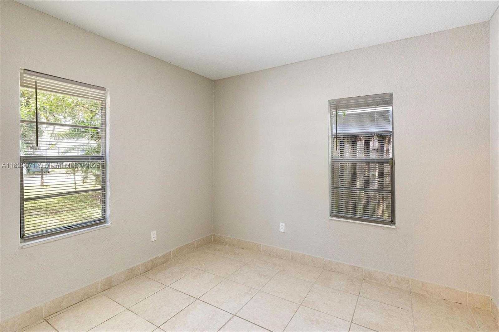 Small Image of 6048 BUCHANAN ST, Hollywood Number 15