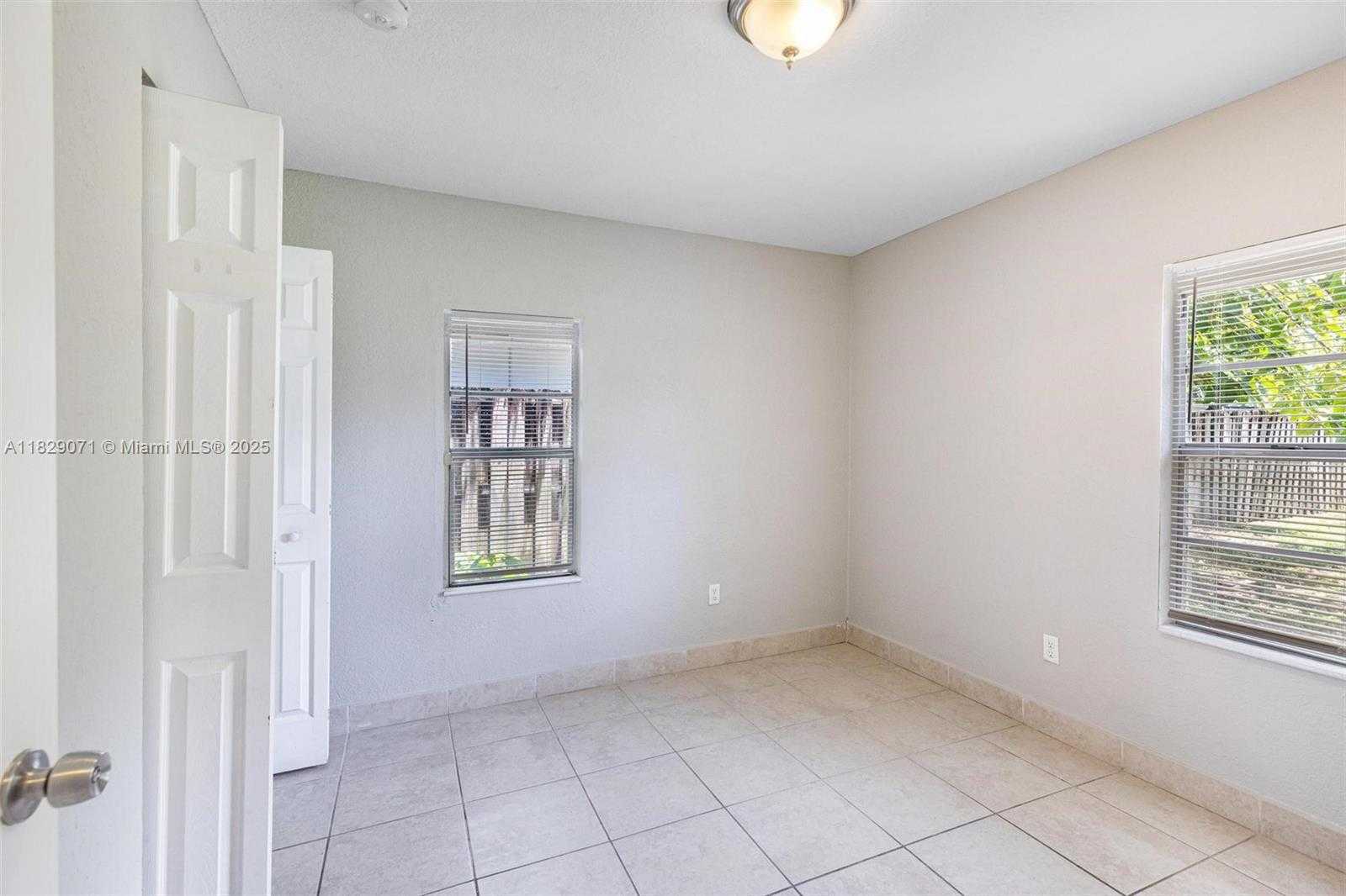 Small Image of 6048 BUCHANAN ST, Hollywood Number 20