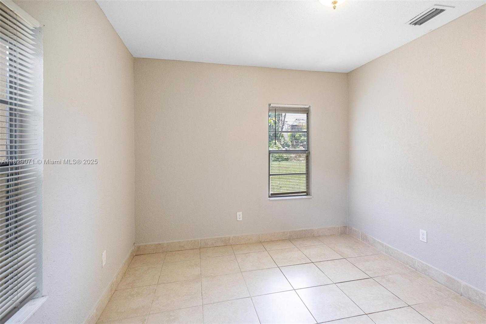 Small Image of 6048 BUCHANAN ST, Hollywood Number 23