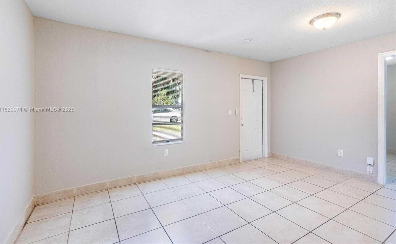 Small Image of 6048 BUCHANAN ST, Hollywood Number 6