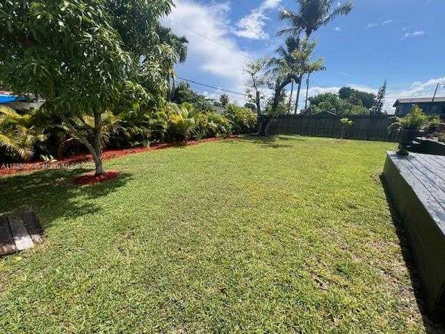 Small Image of 10035 PAN AMERICAN DR, Cutler Bay Number 13