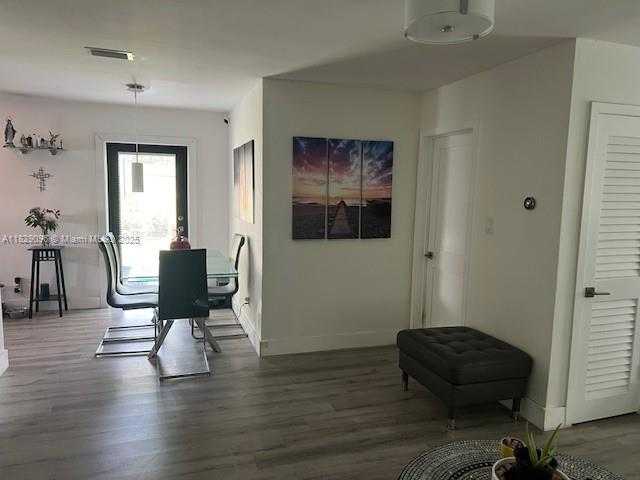 Small Image of 10035 PAN AMERICAN DR, Cutler Bay Number 3
