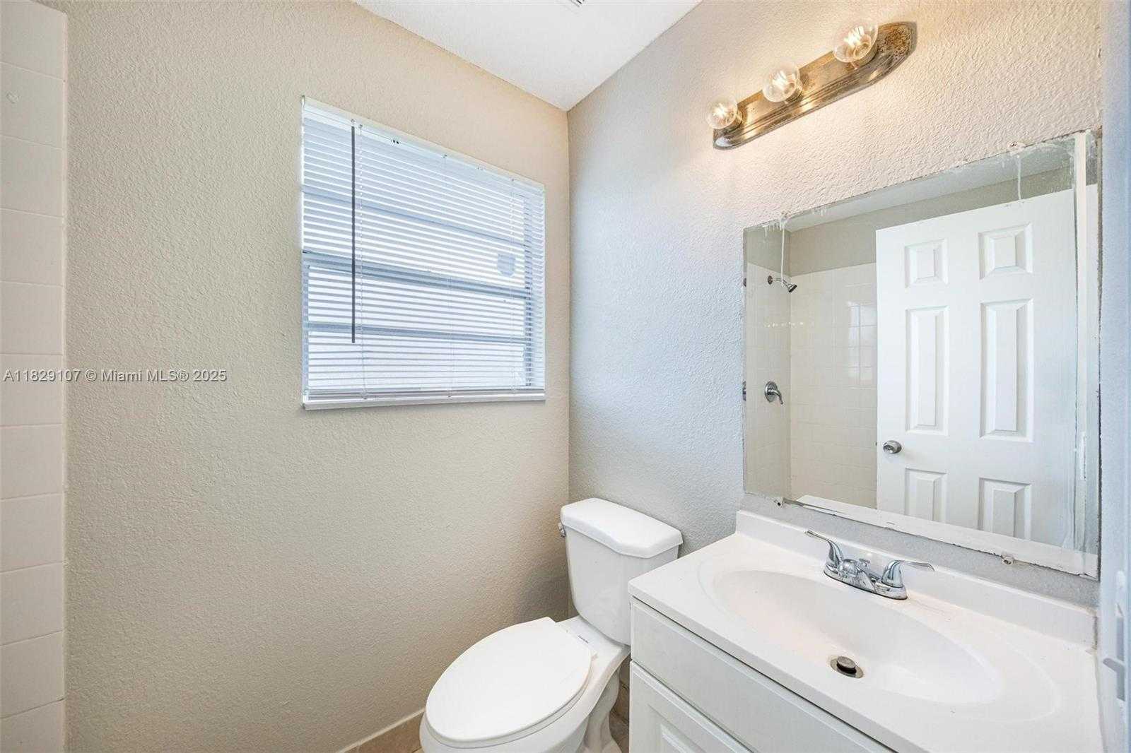 Small Image of 18005 NORTH WEST 7TH AVE, Miami Gardens Number 13
