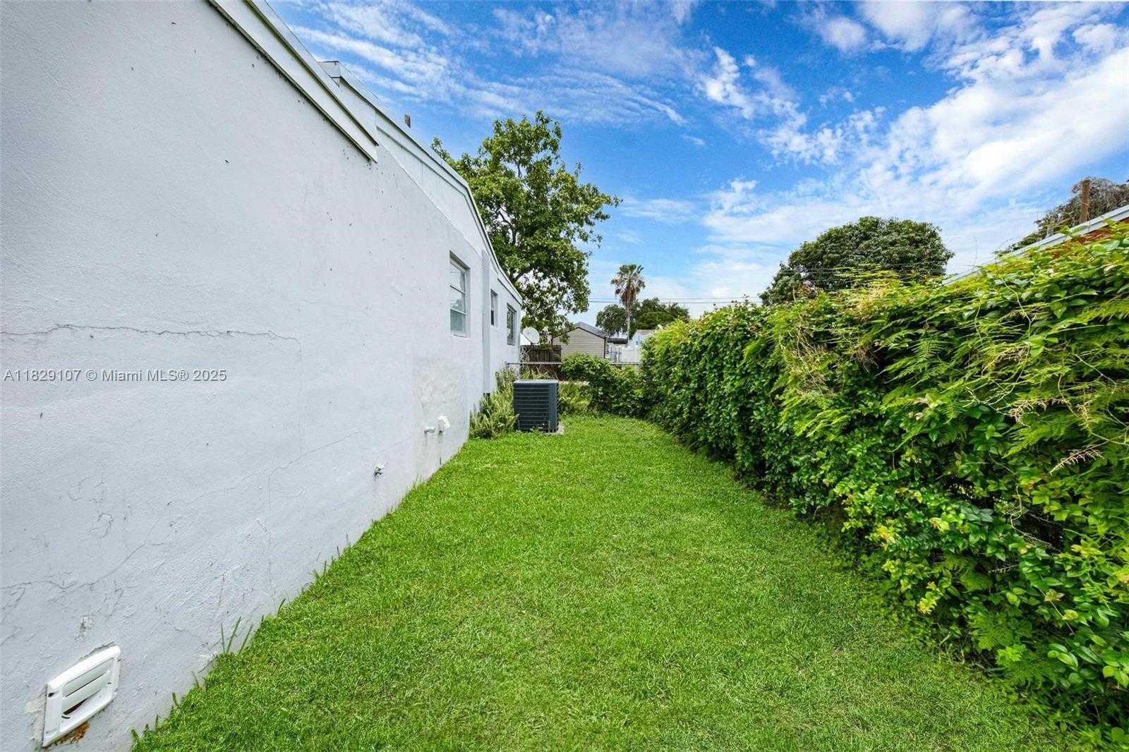 Small Image of 18005 NORTH WEST 7TH AVE, Miami Gardens Number 33