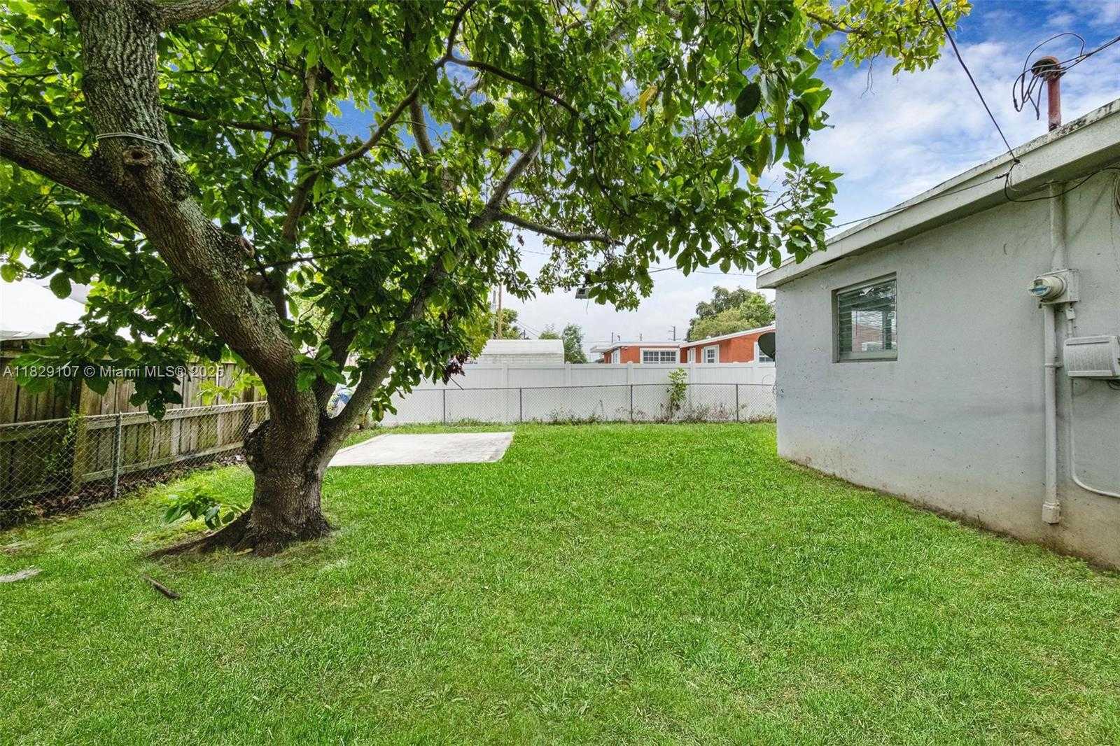 Small Image of 18005 NORTH WEST 7TH AVE, Miami Gardens Number 7