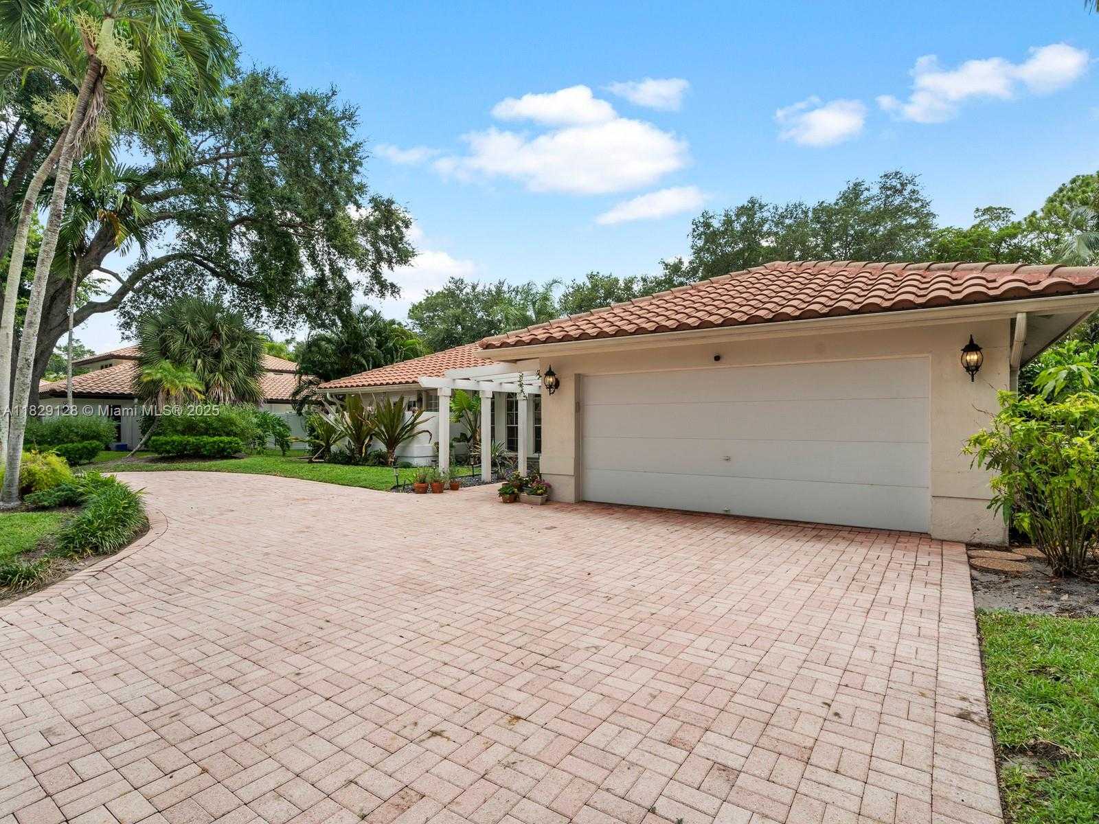 Small Image of 2560 NORTH WEST 27TH ST, Boca Raton Number 2