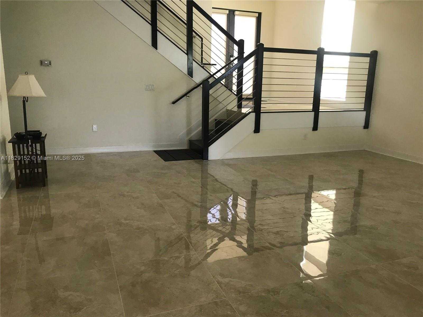 Small Image of 10348 NORTH WEST 76TH TER, Doral Number 5