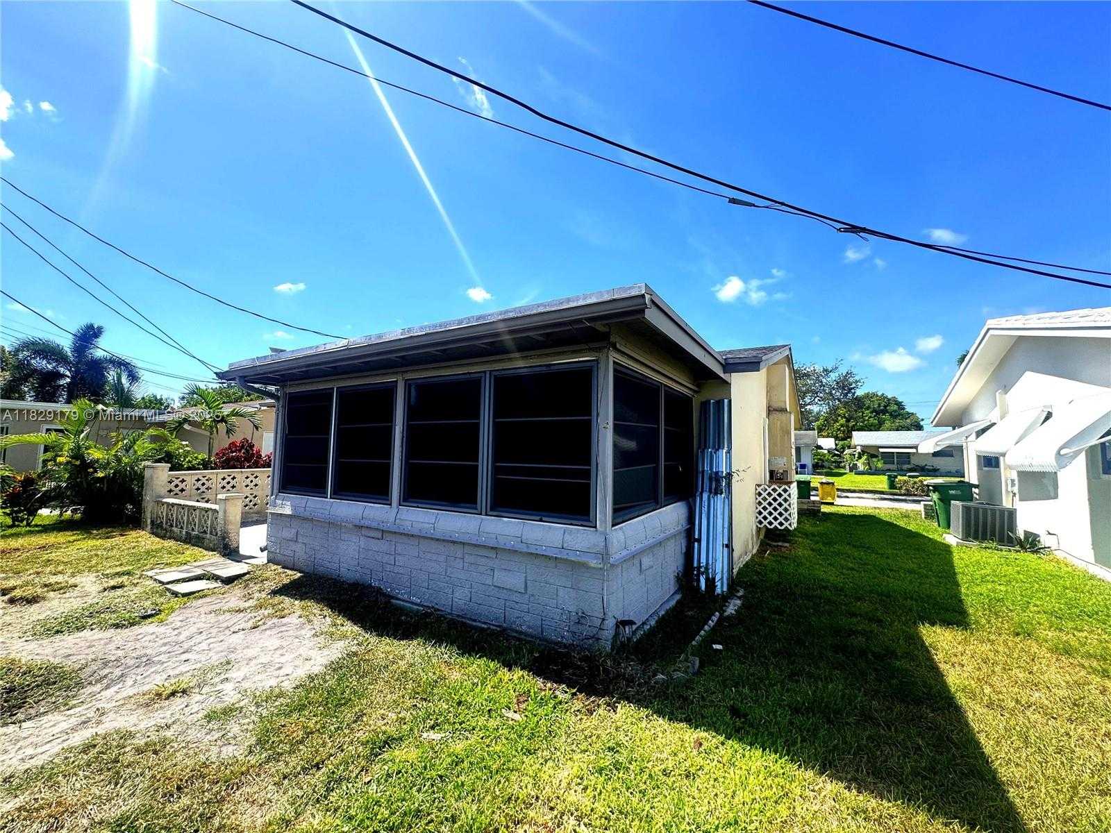 Small Image of 2309 NORTH WEST 54TH ST, Tamarac Number 12